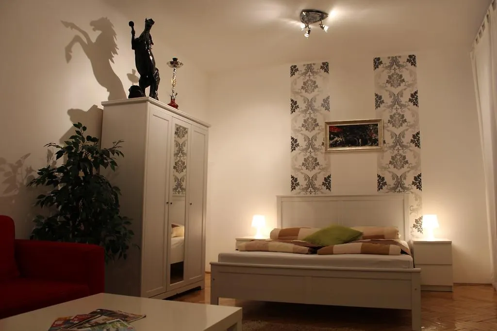 Apartment Fashion Street 17