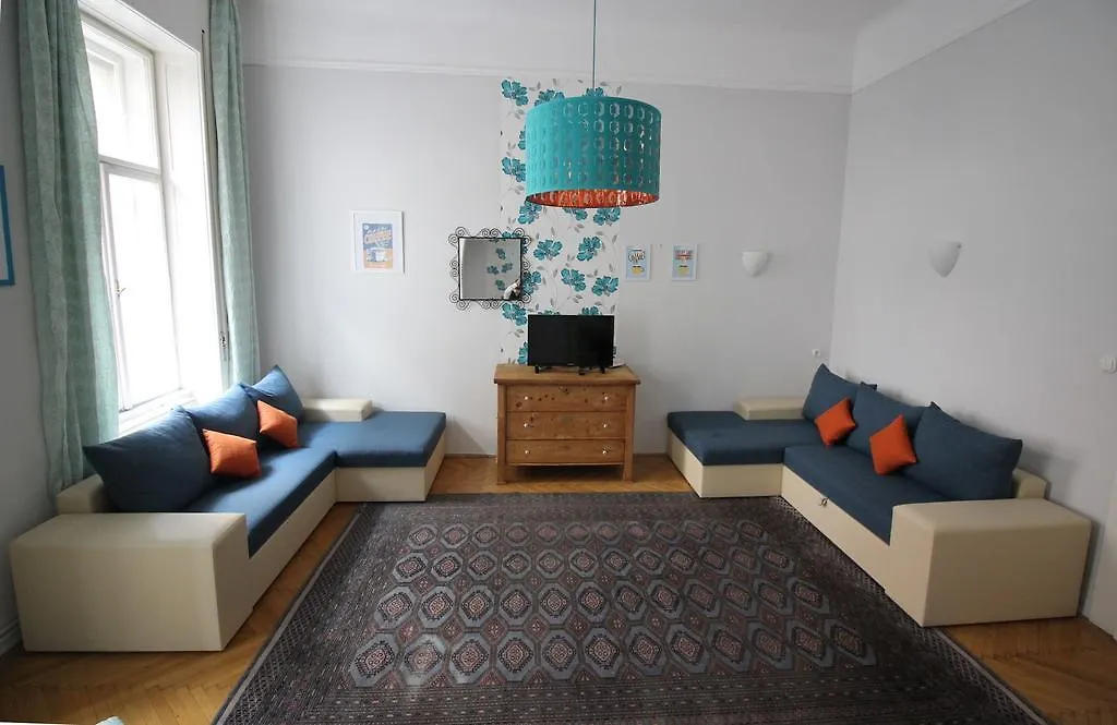 Fashion Street 17 Apartment