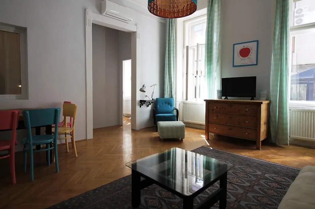 VÁCI Fashion Street Apartment 0*, Budapest